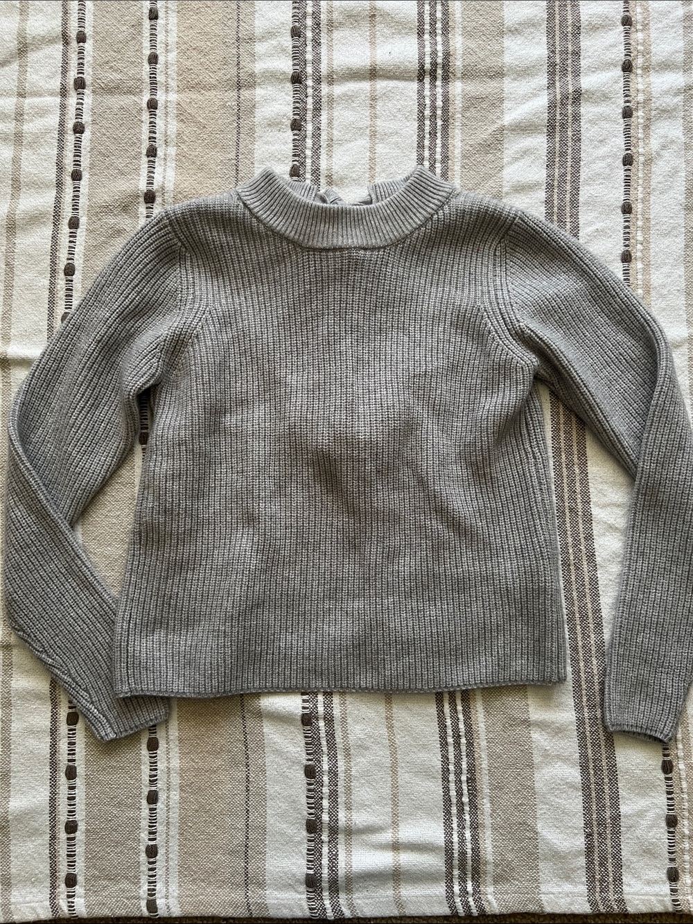 Francesca's Collections Gray Ribbed Tie back Open back Sweater